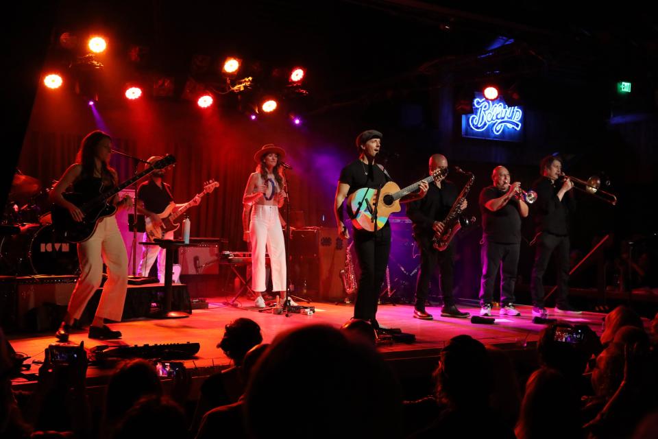 NF Gala ft. Jason Mraz 