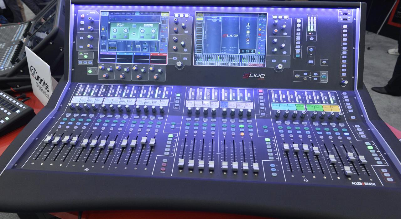 Pro Audio Live Sound Console