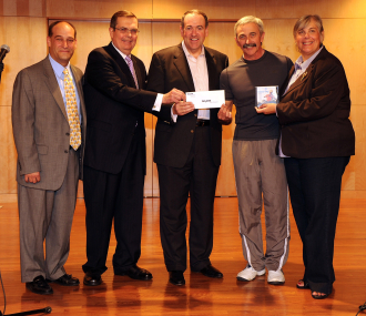 Huckabee WP Fund CD launch donation photo