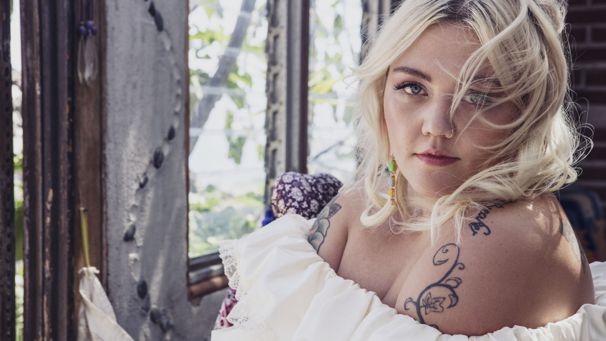 ELLE KING 