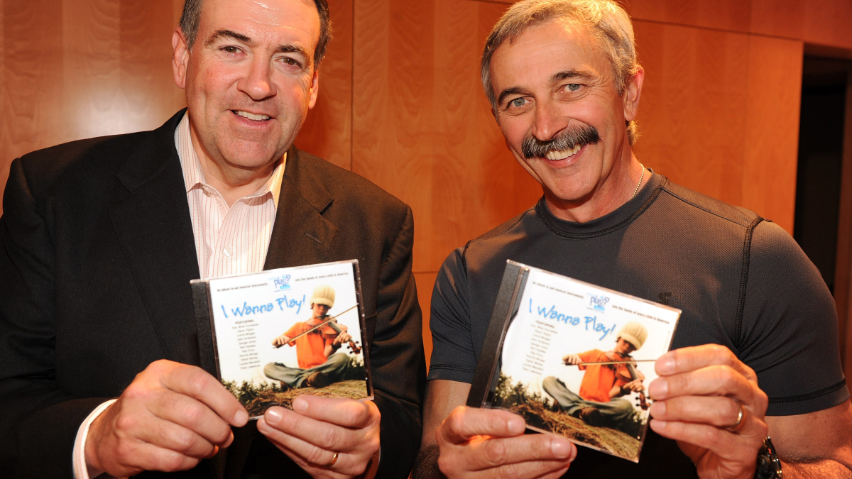 Gov Huckabee and Tippin Launch WP CD