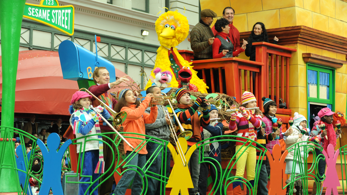 Sesame Float Macys 09